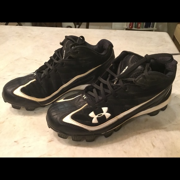 Baseball Cleats - Picture 2 of 5
